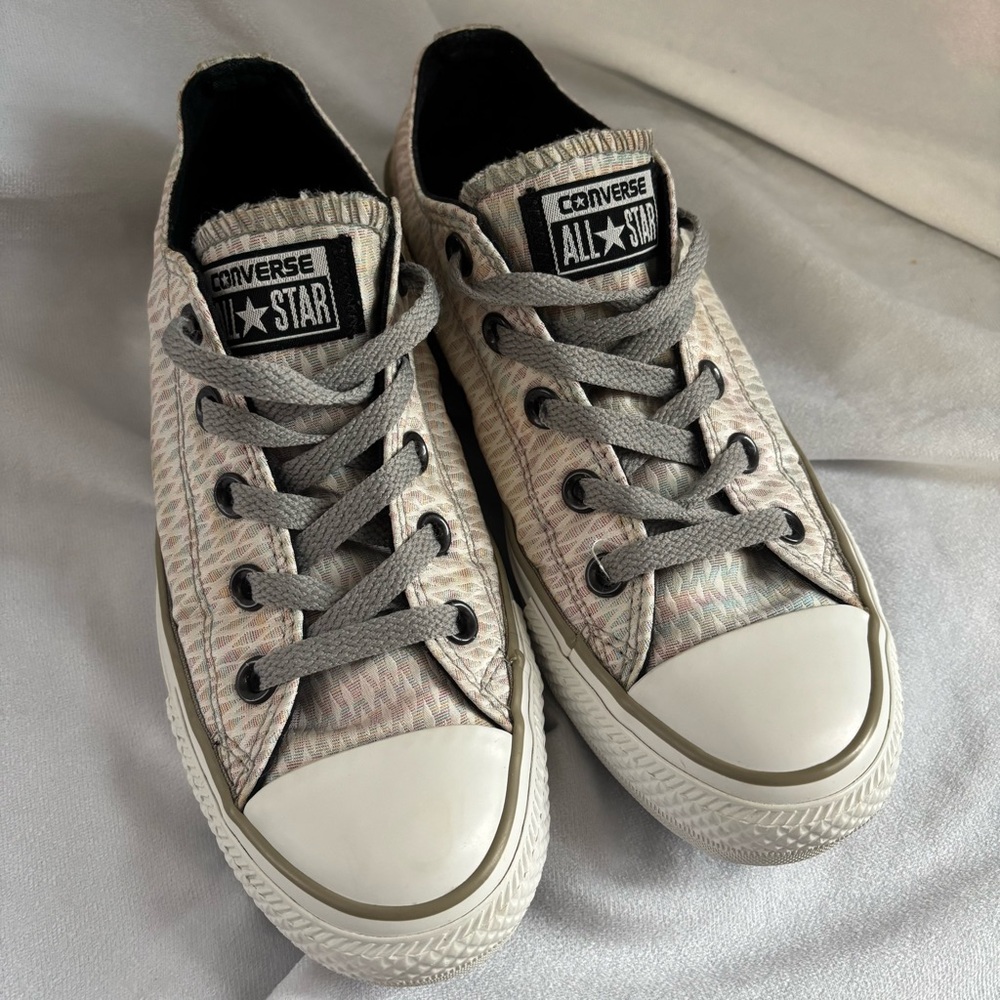 Converse All Star Low Top Sneakers Shoes Size 6 Rainbow Diamond Shimmer